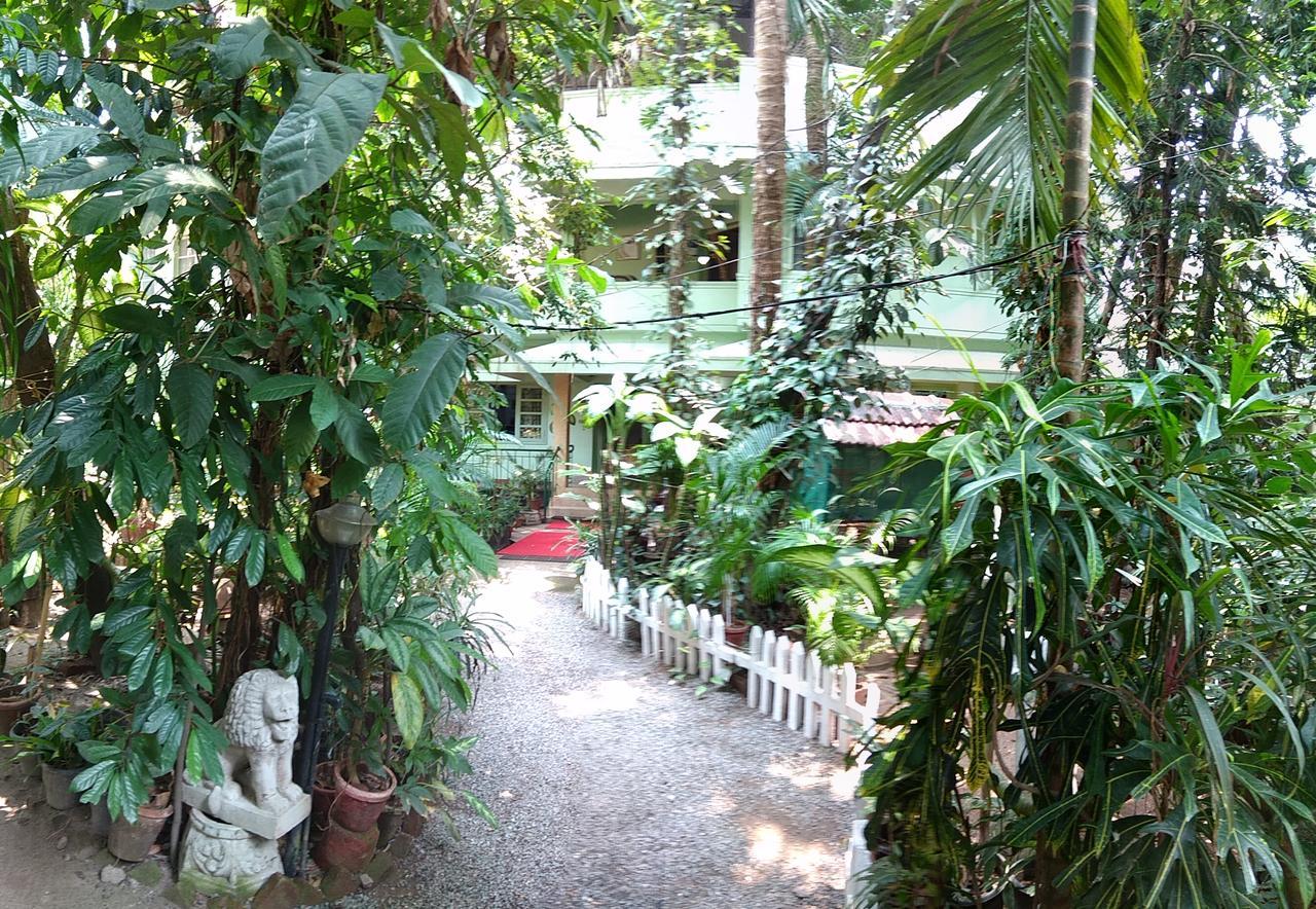 Green Woods Bethlehem Kochi Exteriör bild